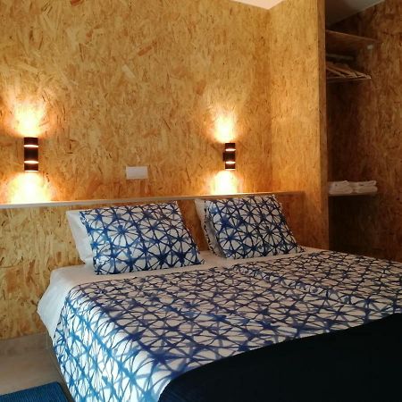 Ocean'S 7 - Lagos Guest House Bagian luar foto