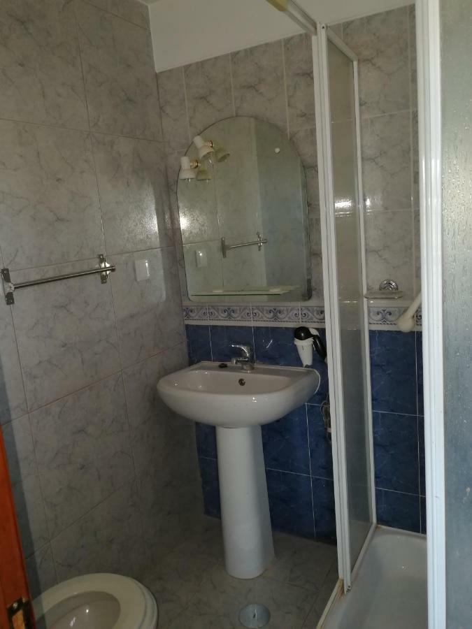 Ocean'S 7 - Lagos Guest House Bagian luar foto