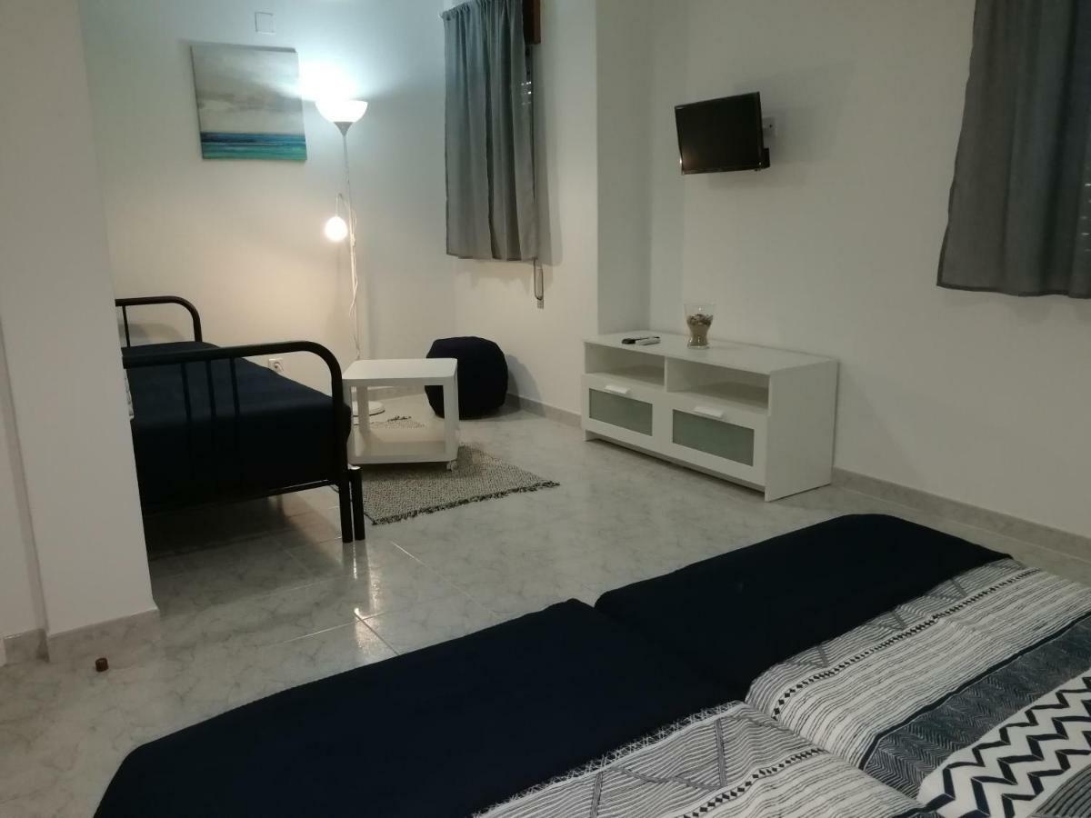Ocean'S 7 - Lagos Guest House Bagian luar foto