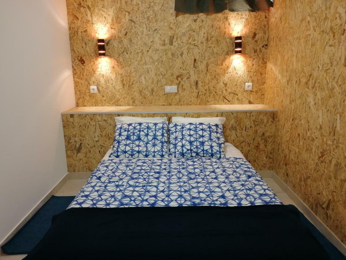 Ocean'S 7 - Lagos Guest House Bagian luar foto