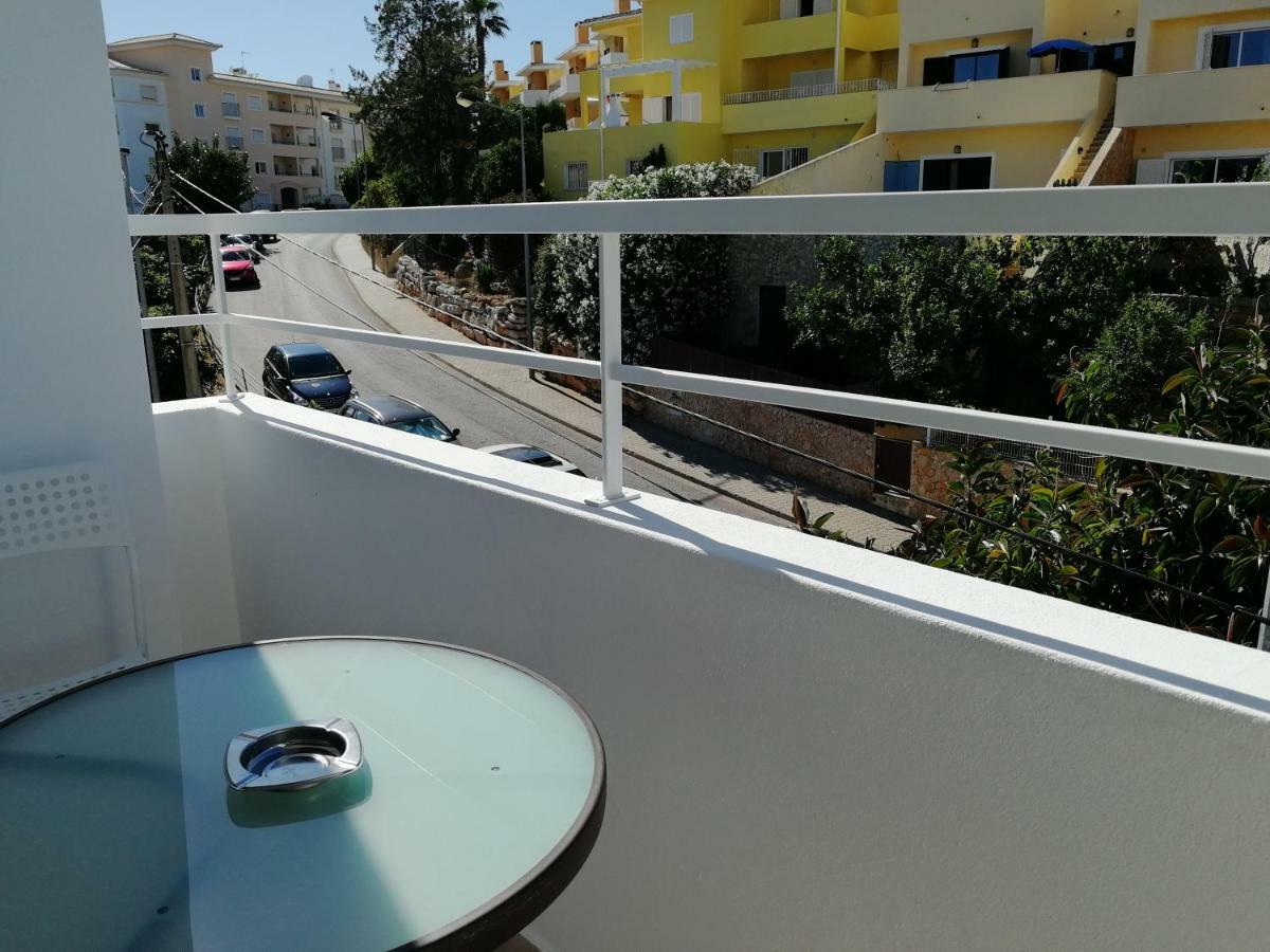 Ocean'S 7 - Lagos Guest House Bagian luar foto