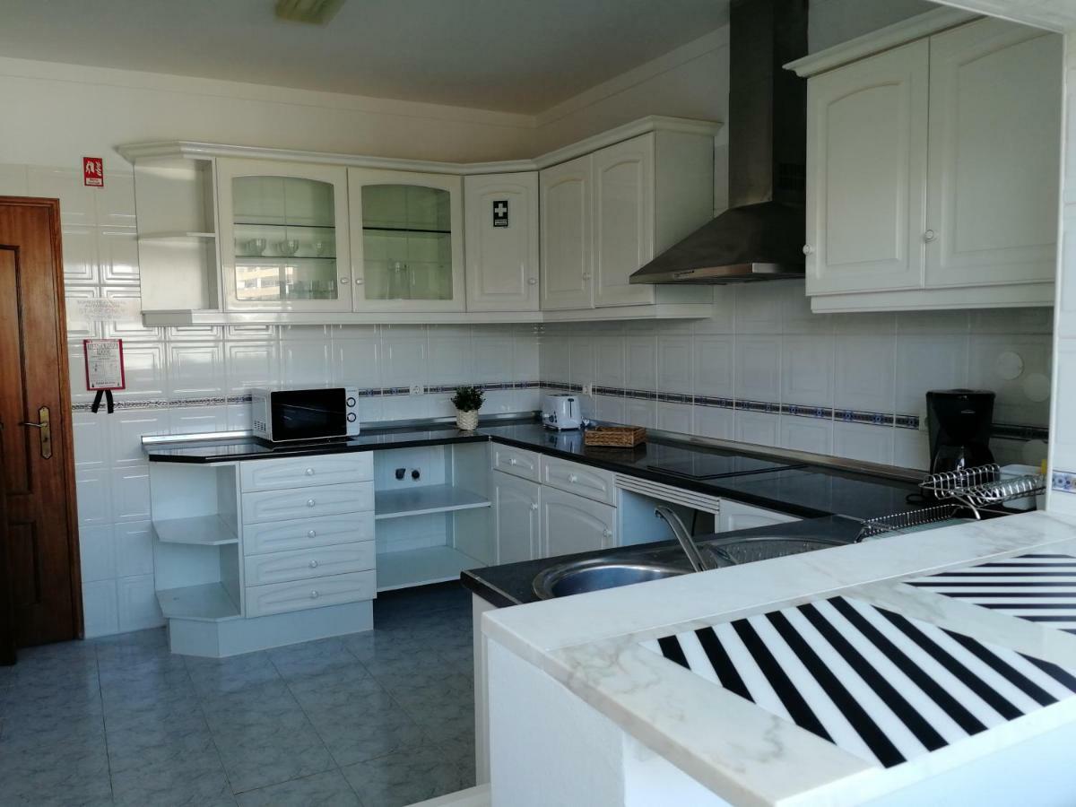 Ocean'S 7 - Lagos Guest House Bagian luar foto