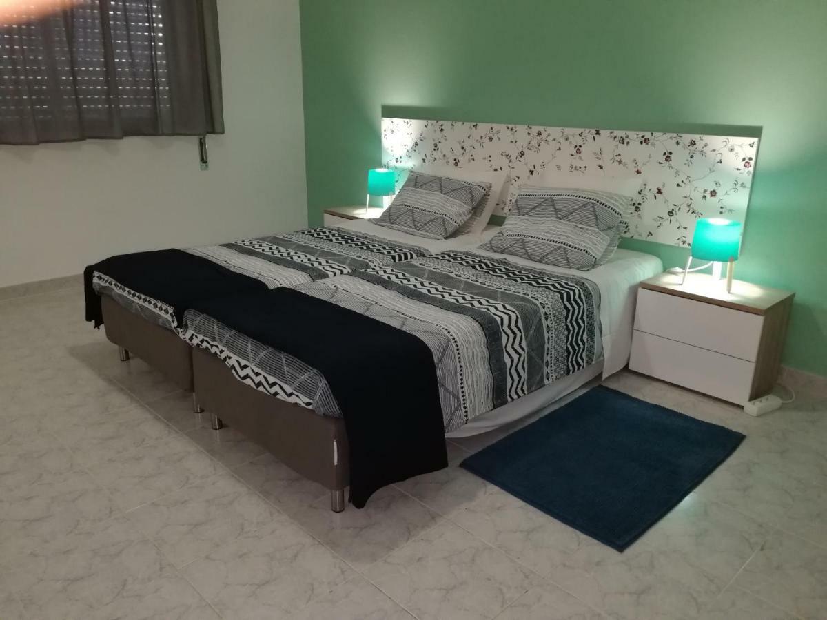 Ocean'S 7 - Lagos Guest House Bagian luar foto
