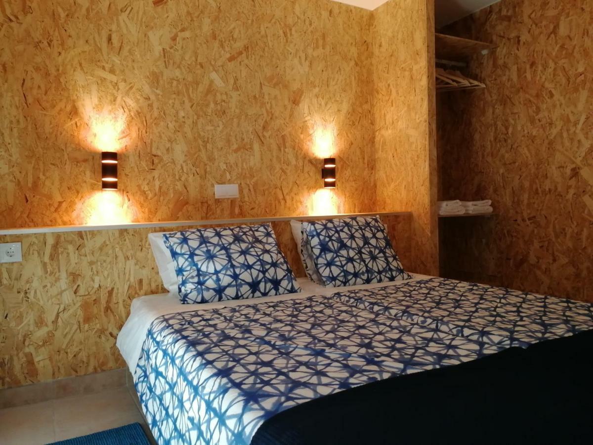 Ocean'S 7 - Lagos Guest House Bagian luar foto