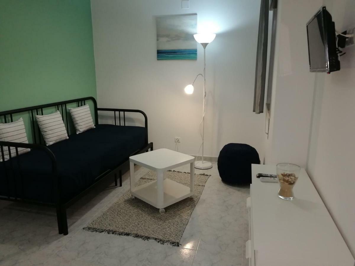 Ocean'S 7 - Lagos Guest House Bagian luar foto