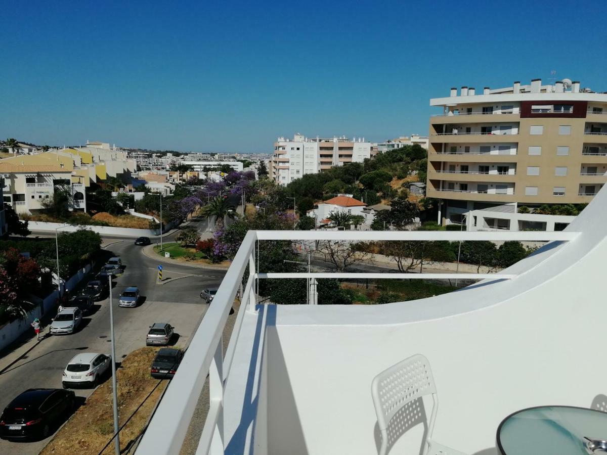 Ocean'S 7 - Lagos Guest House Bagian luar foto