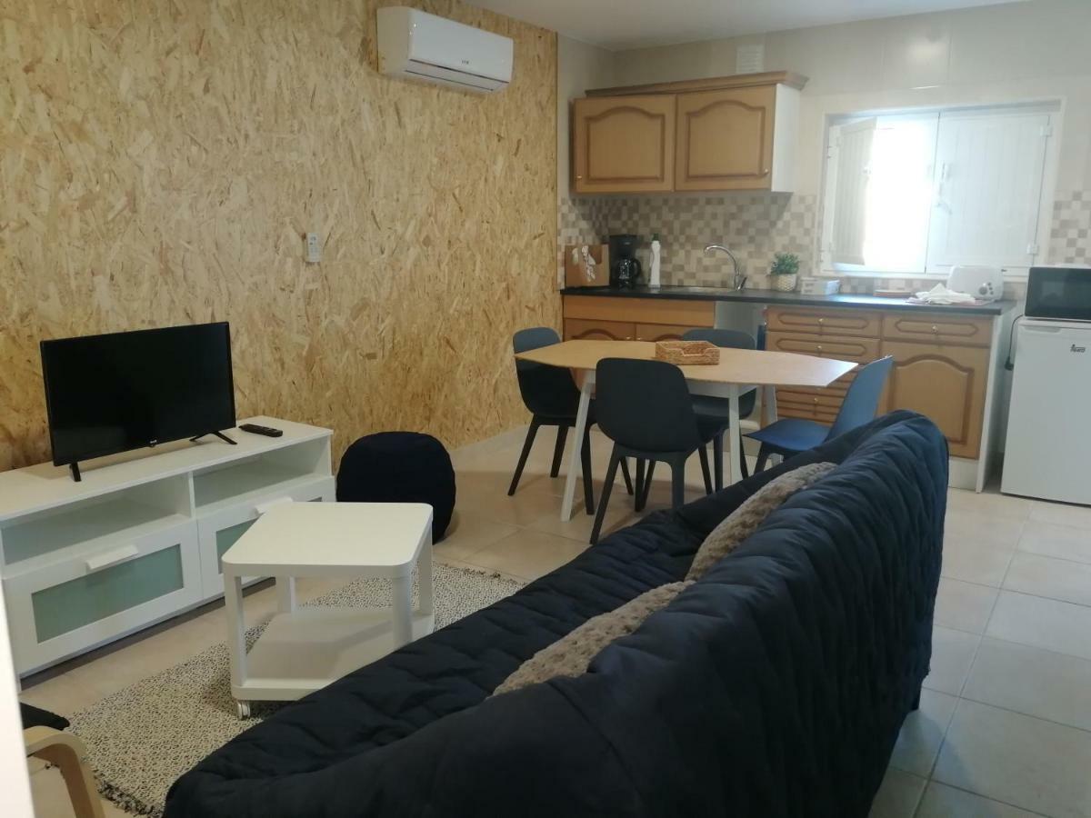 Ocean'S 7 - Lagos Guest House Bagian luar foto