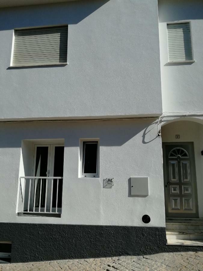 Ocean'S 7 - Lagos Guest House Bagian luar foto