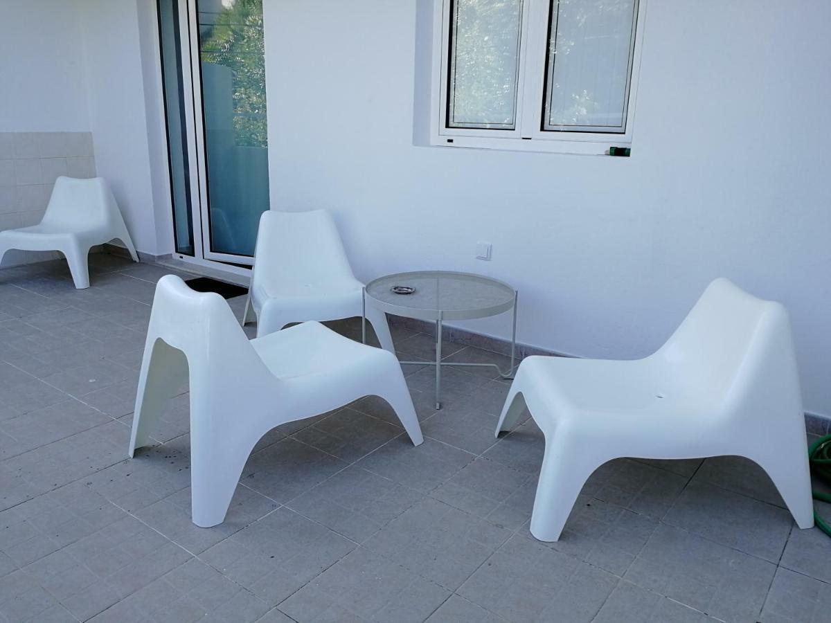 Ocean'S 7 - Lagos Guest House Bagian luar foto